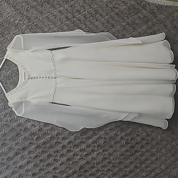 Elegant White Flower Girl/ Communion Dress with Flowing Sleeves Size 6 - Picture 6 of 12